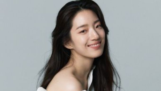 영화 '거미집' 배우 강채영, ‘기록’ 역으로 출연! 송강호와 보여줄 연기 호흡에 기대 만발!