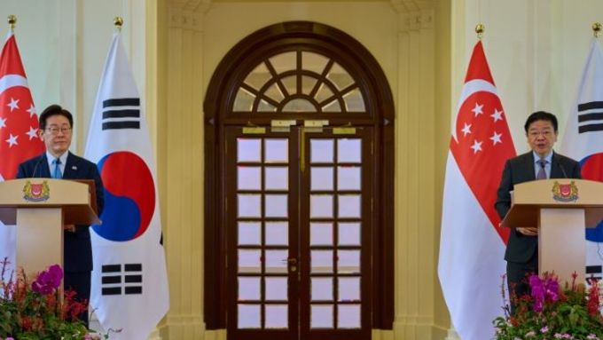 한-싱, FTA 개선 협상 개시 합의…소형원전 협력 MOU 체결