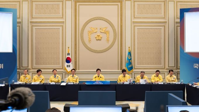 이재명 대통령 "국방은 우리 스스로 완벽하게 최종적으로 책임져야"