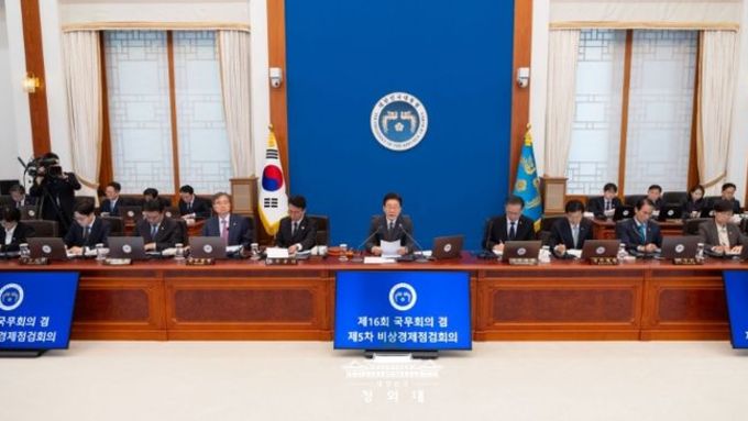 이재명 대통령 "고유가 상수로 비상대응 확고히…추경 민생 투입 시급"