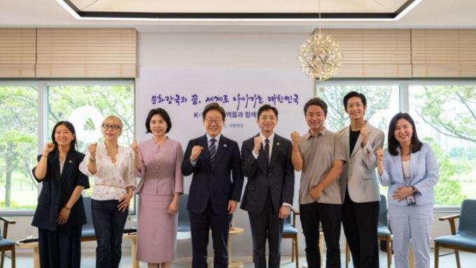 이 대통령 "문화 산업으로 일자리 만들고, 국력 키우는 방안 고민"