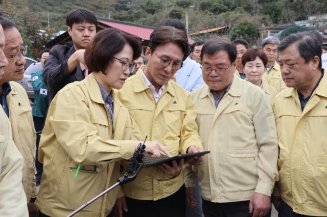 김민석 국무총리, 산청 산불·산사태 피해현장 점검