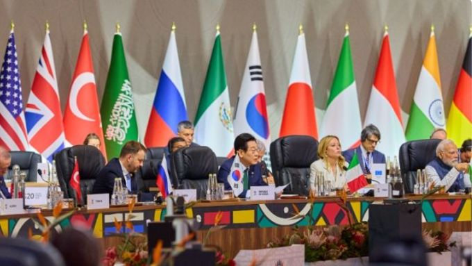 이재명 대통령 "글로벌 AI 기본사회 실현…국제사회와 적극 협력"