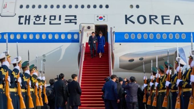 이재명 대통령, 중국 베이징 도착…동포간담회로 국빈 일정 시작