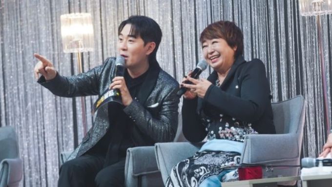 TV CHOSUN [금타는 금요일] '70년대 아이유' 혜은이, 4대 골든 스타 등판! 데뷔 50주년 기념 무대 '전율'