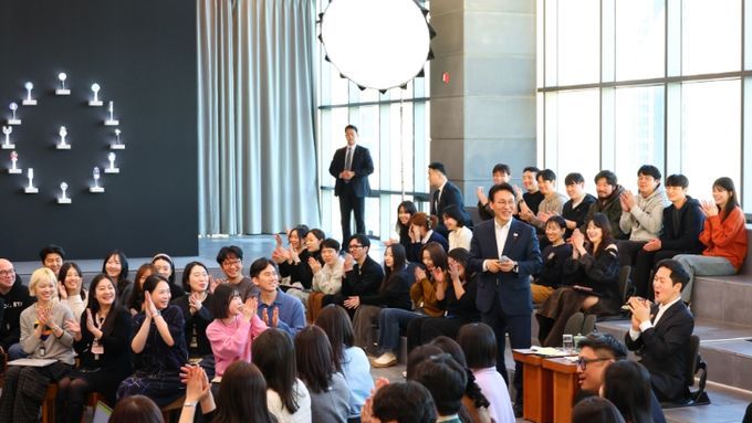 김민석 국무총리, 하이브(HYBE) 현장 방문