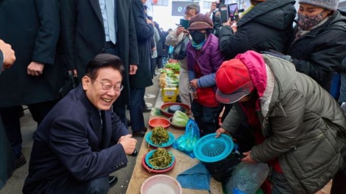 이재명 대통령, 남창옹기종기시장 방문