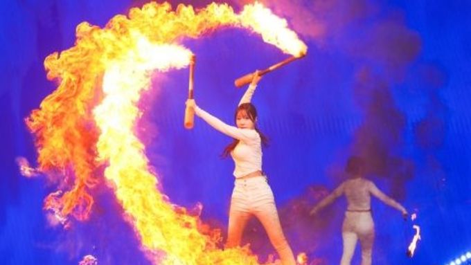 TV CHOSUN [미스트롯4] 메들리 팀 미션, 노래 빼고 다 내려놨다! 불쇼에 걸그룹 댄스까지 "이렇게까지 몸 던진 시즌은 처음!"