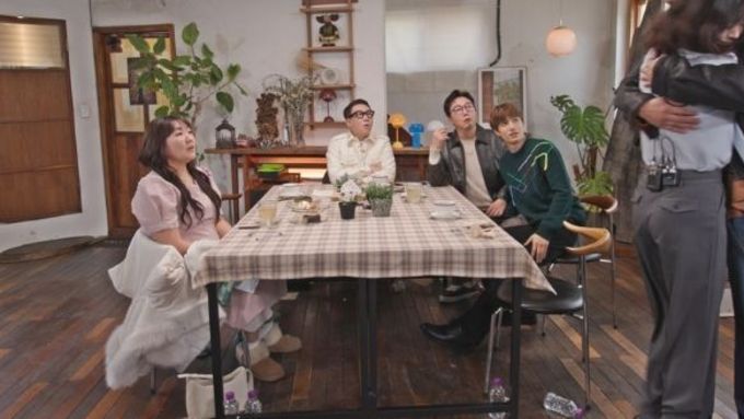 [SBS 아니 근데 진짜!] 전소민, 전 남친에게 “내가 전화 못하게 번호 좀 바꿔줘” 찌질한 이별사 대공개!