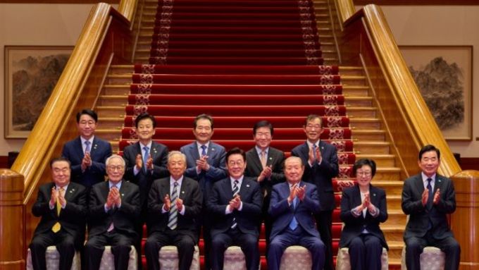 이재명 대통령, 민주당 상임고문과 오찬 간담회