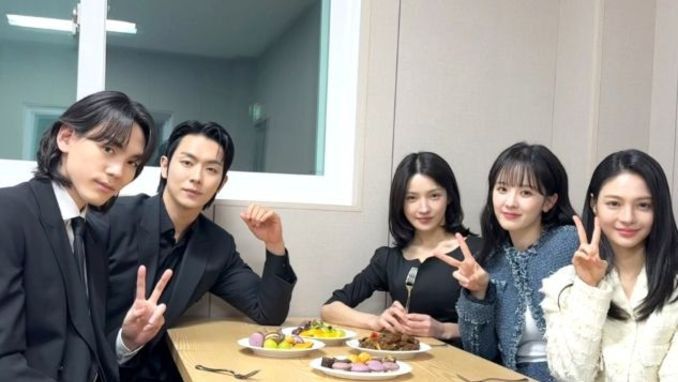 TV CHOSUN 새 주말미니시리즈 ‘닥터신’ “피비(Phoebe, 임성한) 작가, 애정하는 배우들 위해 밥차 쐈다!”