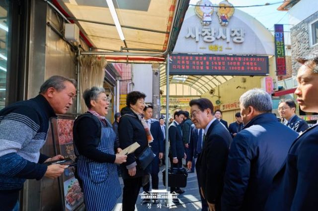 이재명 대통령, 청주 사창시장 방문