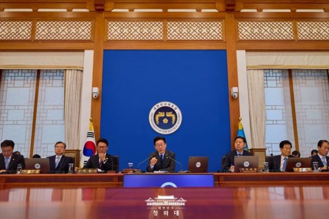 이재명 대통령 "비상대응체계 선제 가동…최악 상황 대비책 철저 수립"