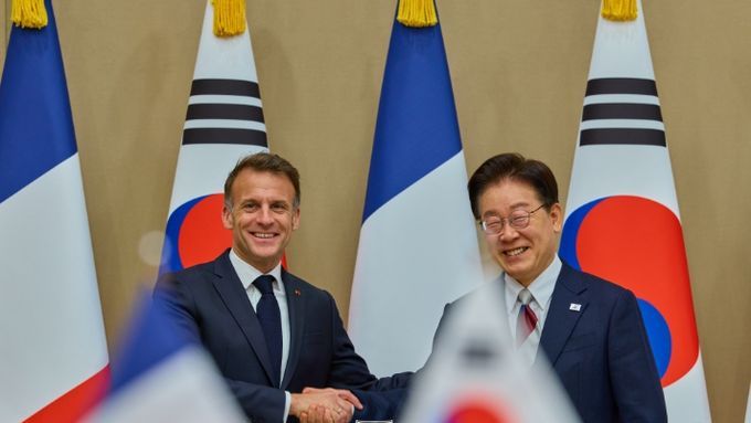 한-프랑스 정상 "호르무즈 해협 내 안전한 해상수송로 확보 협력"