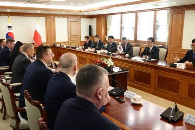 김민석 국무총리, 폴란드 총리 면담