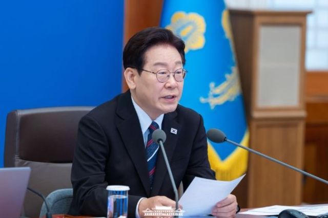 이 대통령 "국가 안보 차원서 첨단 기술과 인재 중점 보호"