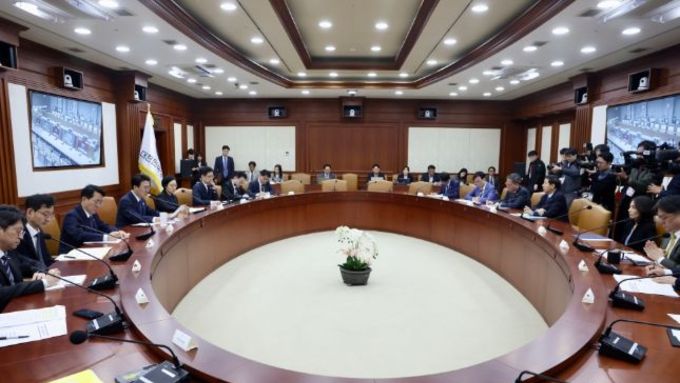 김민석 국무총리, 제9차 비상경제본부 회의 주재