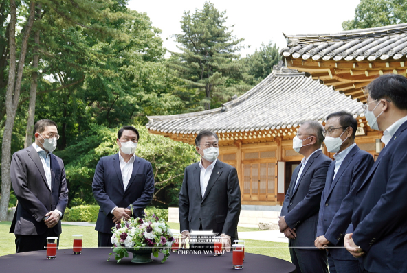 문재인 대통령, 4대 그룹 대표 초청 간담회
