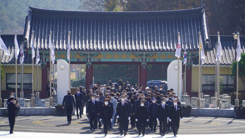 (가칭)새로운물결 대선 예비후보 김동연, 국립 5·18 민주묘지 참배