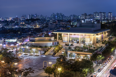 인천문화예술회관 야간전경