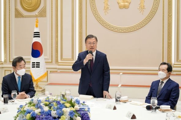 문재인 대통령, 전직 장관(급) 초청 오찬