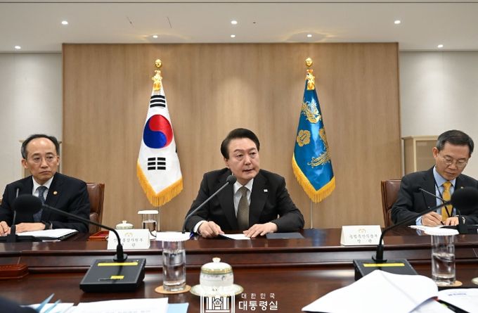 2월 15일 윤석열 대통령은 제13차 비상경제민생회의를 주재했다.