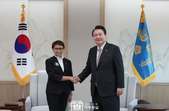3월 30일 윤석열 대통령은 레트노 마르수디 인도네시아 외교부장관을 접견했다.