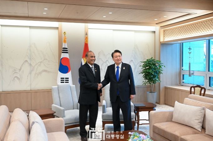 5월 28일 윤석열 대통령은 타네시 마아마우 키리바시 대통령과 한-태평양도서국 정상회담을 가졌다.