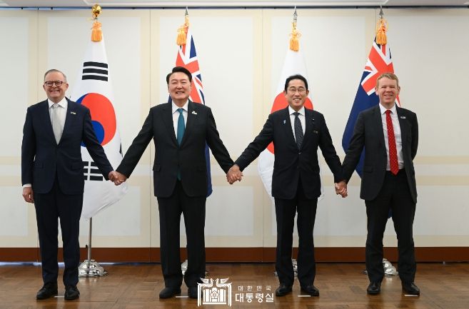 7월 12일 윤석열 대통령은 아태파트너국(AP4) 정상회동을 가졌다.