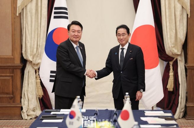 7월 12일 윤석열 대통령은 기시다 후미오 일본 총리와 한-일본 정상회담을 가졌다.