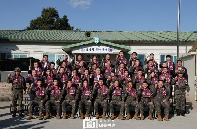 10월 1일 윤석열 대통령은 전방부대(육군 제25사단 GOP부대)를 방문했다.