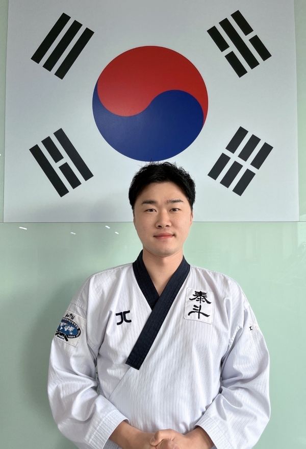 국가대표 별빛 태권도장 김경석관장