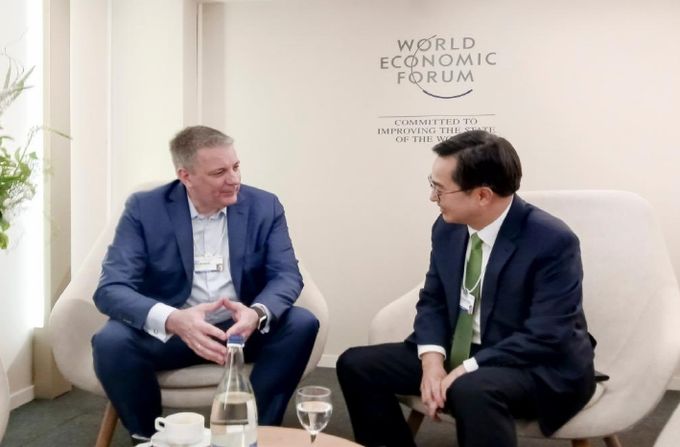 카이 베크만 (Kai Beckmann) Merck CEO 면담.