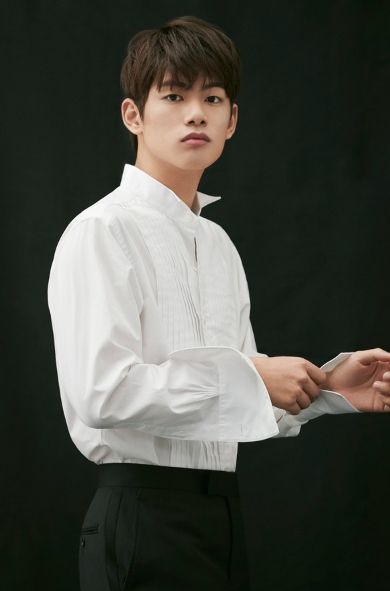 배우 류의현
