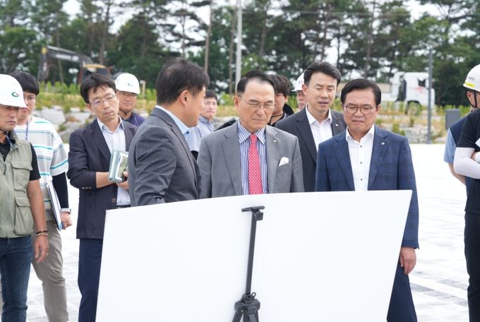 박상돈 천안시장이 지난 27일 대한민국 축구종합센터 내 천안시 생활체육시설 현장점검을 실시했다.