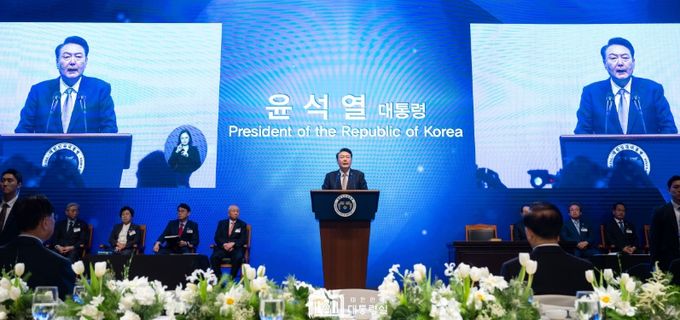 11월 22일 윤석열 대통령은 서울 중구 신라호텔에서 개최된 ‘제56회 대한민국 국가조찬기도회’에 참석했다.