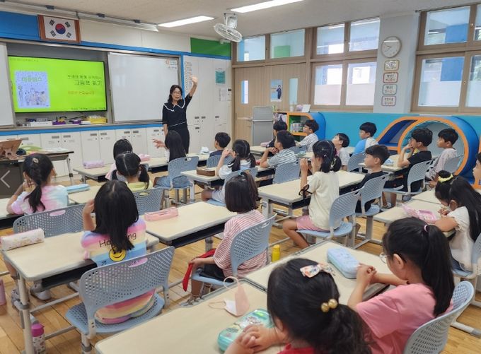‘2025년 학교도서관 지원 독서프로그램’운영
