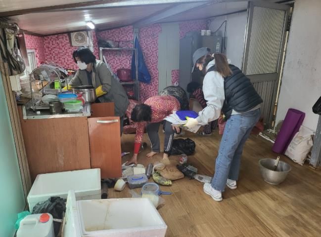정읍시 희망복지지원단·채움늘, 위기 가정에 따뜻한 손길