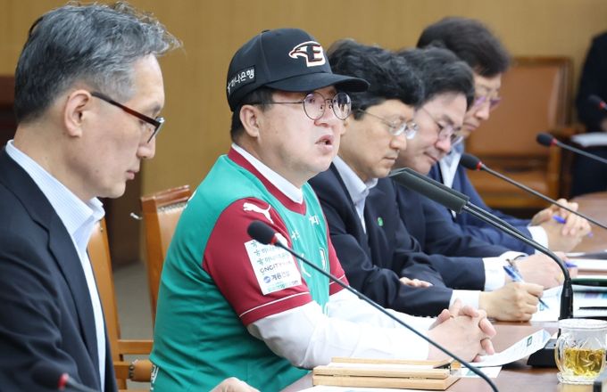이장우 대전시장“한화이글스·하나시티즌의 시민 자긍심, 행정 시너지로 더욱 드높여야”