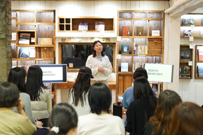 MZ세대 ‘텍스트 힙’ 열풍 타고 전주 도서관 여행 ‘인기’