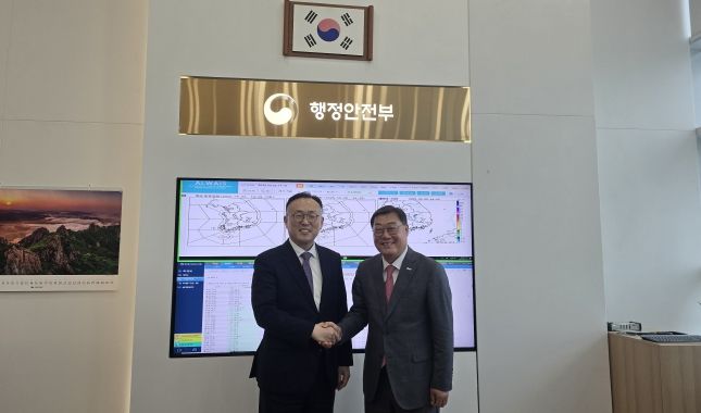 군수님 세종방문 (좌) 김윤철 합천군수 (우) 농림축산식품부 강형석 농업혁신정책실장