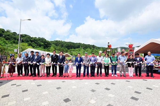 물놀이장 개장식 장면