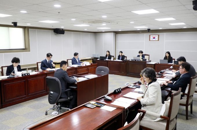수원특례시의회 문화체육교육위원회 안건 심사