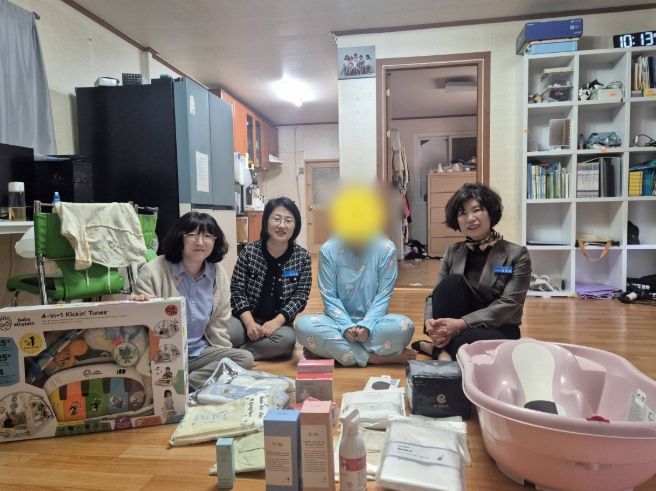 일곱째 출산가정에 출산용품 지원