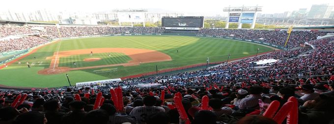 잠실야구장 홈경기 장면