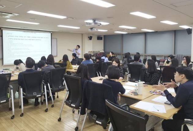 용산구 실무담당 직원들이 ‘적극행정 추진 역량강화 심화교육’에 참여하고 있다.