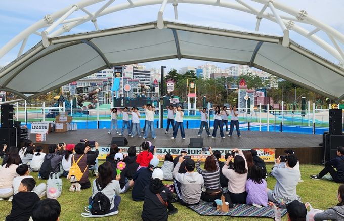 ‘YC 댄스 크루 2.0’, 예천군 가족사랑 한마음 걷기대회 식전공연 참여