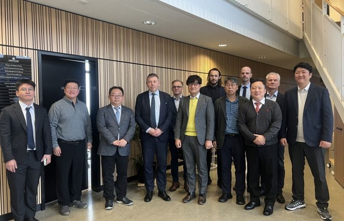 포항시는 지난 21일(현지시각) 덴마크령 페로제도 하우스 오브 인더스트리(House of industry 산업협회)와 전기추진선박 전환과 해양 혁신을 위한 잠정 양해각서*를 체결했다.