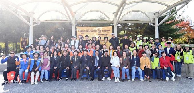 부평구, ‘갈월샘텃밭 전통 벼 베기 체험행사’ 성황리 개최