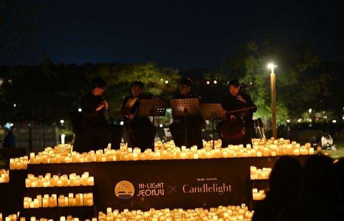 촛불 아래 가을밤의 선율, ‘2025 캔들라이트 콘서트 전주’ 성료